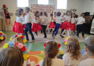 V Przedszkolny Festiwal Tańca Ludowego