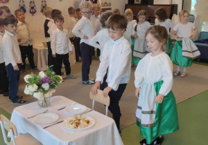 V Przedszkolny Festiwal Tańca Ludowego