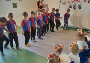 V Przedszkolny Festiwal Tańca Ludowego
