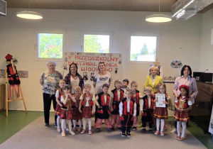 V Przedszkolny Festiwal Tańca Ludowego