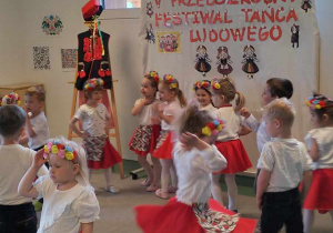V Przedszkolny Festiwal Tańca Ludowego