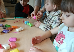 Warsztaty "Kolorowe pisanki"