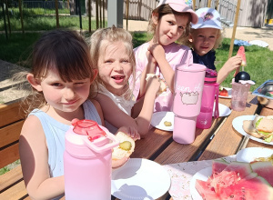 Podwieczorek w ogrodzie