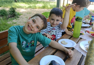 Podwieczorek w ogrodzie