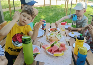 Podwieczorek w ogrodzie